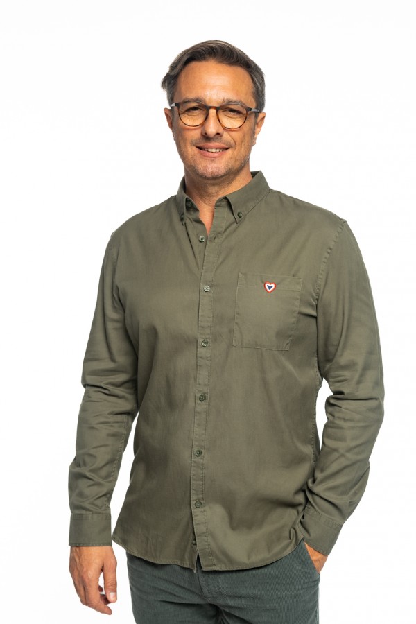 Chemise kaki avec poche 